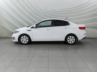 2016 Kia Rio III Рестайлинг, белый, 878000 рублей, вид 4