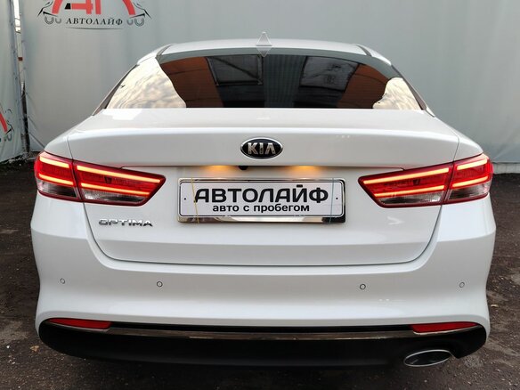 2018 Kia Optima IV Рестайлинг, белый, 1999000 рублей - вид 6