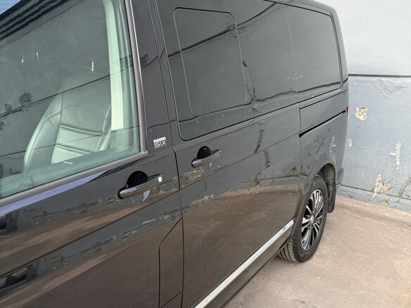 2021 Volkswagen Multivan T6 Рестайлинг, чёрный, 7600000 рублей - вид 3