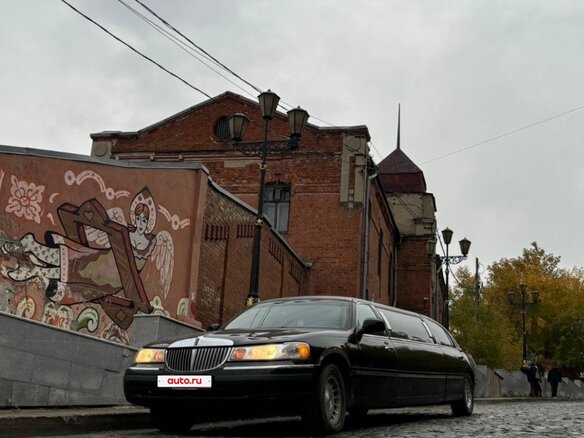 2000 Lincoln Town Car III, чёрный - вид 11