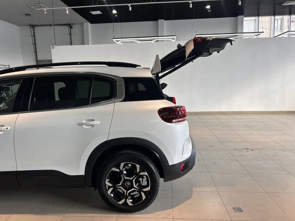 2024 Citroen C5 Aircross I Рестайлинг, белый, 4134000 рублей - вид 9