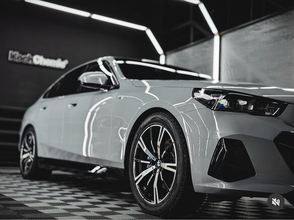 2023 BMW 5 серии 530i xDrive VIII (G60/G61/G68), серый, 7400000 рублей - вид 9