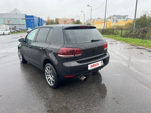 2010 Volkswagen Golf VI, чёрный, 820000 рублей - вид 4