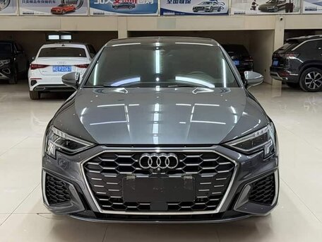 2023 Audi A3 35 TFSI IV (8Y), серебристый, 2390000 рублей, вид 2