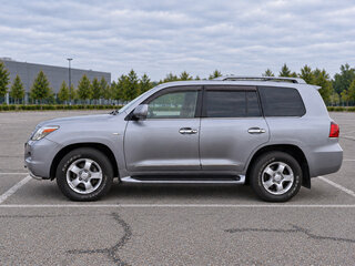 2008 Lexus LX 570 III, серый, 2990000 рублей, вид 3