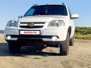 2012 Chevrolet Niva I Рестайлинг, белый, 550000 рублей, вид 2