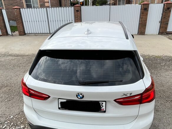 2016 BMW X1 18i sDrive II (F48), белый, 2000000 рублей - вид 2