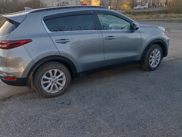 2021 Kia Sportage IV Рестайлинг, серый, 2458000 рублей - вид 5