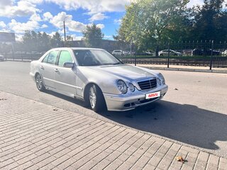 2001 Mercedes-Benz E-Класс 200 II (W210, S210) Рестайлинг, серебристый, 240000 рублей, вид 4