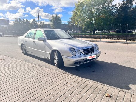2001 Mercedes-Benz E-Класс 200 II (W210, S210) Рестайлинг, серебристый, 240000 рублей, вид 4