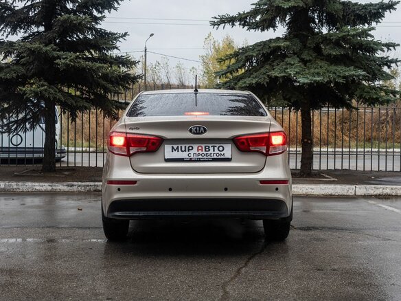2015 Kia Rio III Рестайлинг, бежевый - вид 5