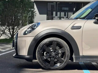 2023 Mini Clubman Cooper II Рестайлинг, бежевый, 2150999 рублей, вид 5