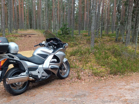 2004 Honda ST 1300, серебристый, 640000 рублей, вид 2