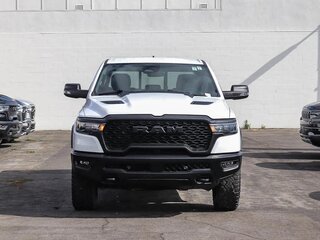 2025 Ram 1500 Crew Cab V Рестайлинг, белый, 5890032 рублей, вид 2
