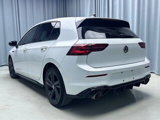 2023 Volkswagen Golf VIII, белый, 2710000 рублей, вид 5