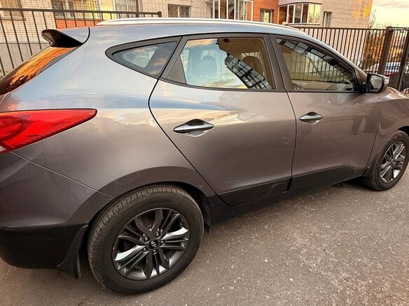 2013 Hyundai ix35 I Рестайлинг, серый, 1300000 рублей - вид 4