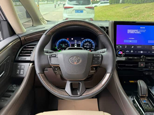 2026 Toyota Alphard IV, чёрный - вид 6