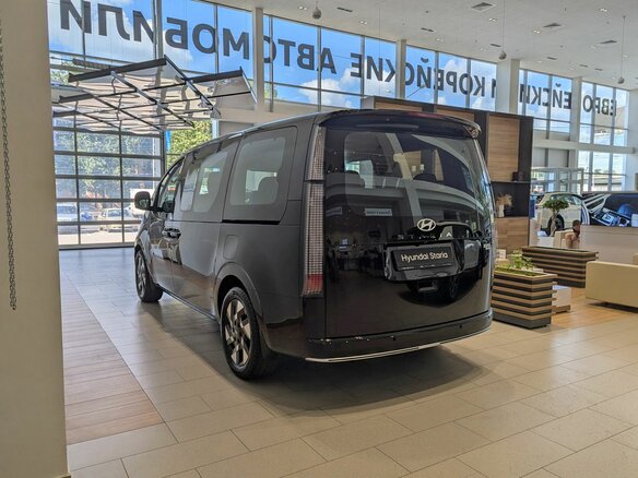2026 Hyundai Staria I Рестайлинг, чёрный, 10900000 рублей - вид 5