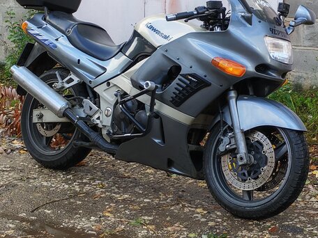 1997 Kawasaki ZZR 400, серый, 250000 рублей, вид 1