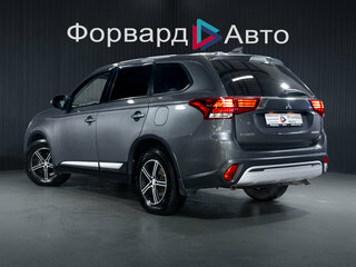 2018 Mitsubishi Outlander III Рестайлинг 3, серый, 1899000 рублей, вид 5