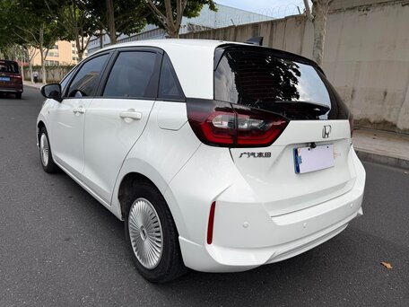 2022 Honda Fit Crosstar IV Рестайлинг, белый, 1290000 рублей, вид 5