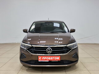 2020 Volkswagen Polo VI, коричневый, 1635000 рублей, вид 2