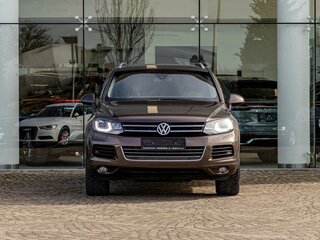 2014 Volkswagen Touareg II, коричневый, 2325000 рублей, вид 2