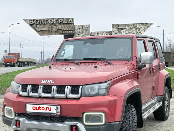 2023 BAIC BJ40 I Рестайлинг, красный, 3100000 рублей - вид 2