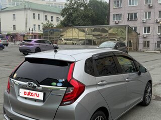 2018 Honda Fit III Рестайлинг, серый, 925000 рублей, вид 4