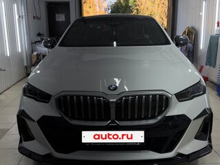 2024 BMW 5 серии 530i xDrive VIII (G60/G61/G68), белый, 6999999 рублей, вид 4