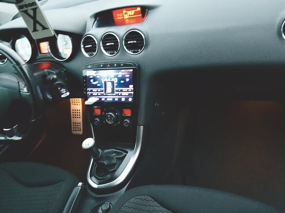 2012 Peugeot 308 I Рестайлинг, белый, 365000 рублей - вид 12