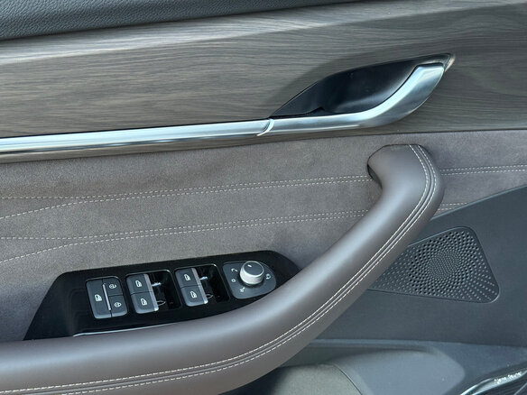 2026 Geely Monjaro (Xingyue L) I Рестайлинг 2 (China Market), белый, 4180000 рублей - вид 31