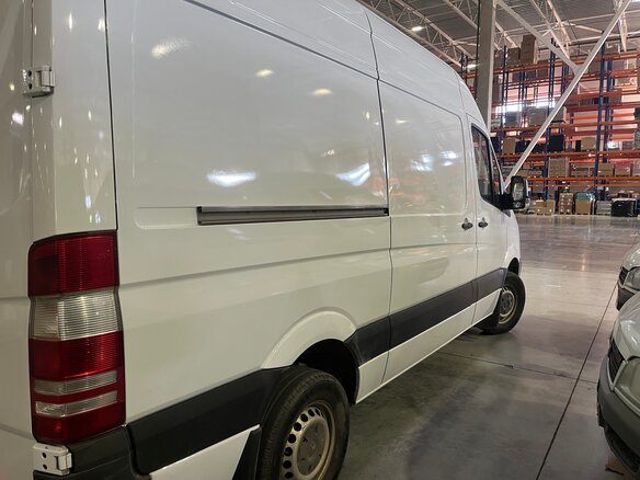 2013 Mercedes-Benz Sprinter, белый, 1500000 рублей - вид 3