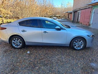 2019 Mazda 3 IV (BP), серебристый, 2500000 рублей, вид 2