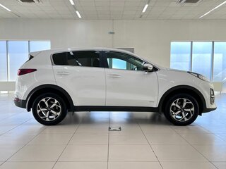 2019 Kia Sportage IV Рестайлинг, белый, 2030000 рублей, вид 4