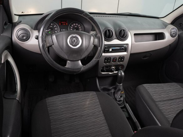 2010 Renault Logan I Рестайлинг, красный, 499000 рублей - вид 5