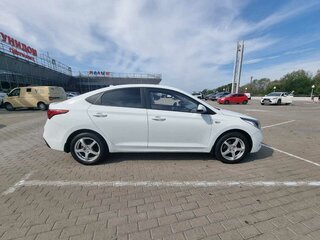 2018 Hyundai Solaris II, белый, 990000 рублей, вид 3