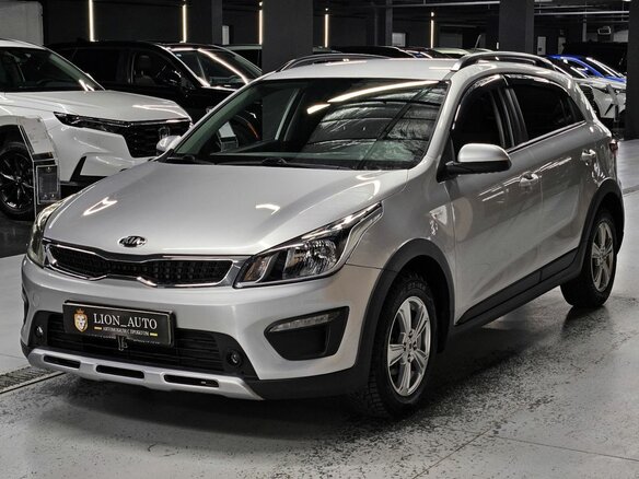 2018 Kia Rio X-Line IV, серебристый, 1440000 рублей - вид 2