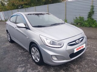 2013 Hyundai Solaris I, серебристый, 597000 рублей, вид 1