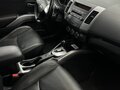 2011 Mitsubishi Outlander II Рестайлинг, белый, 1300000 рублей - вид 9