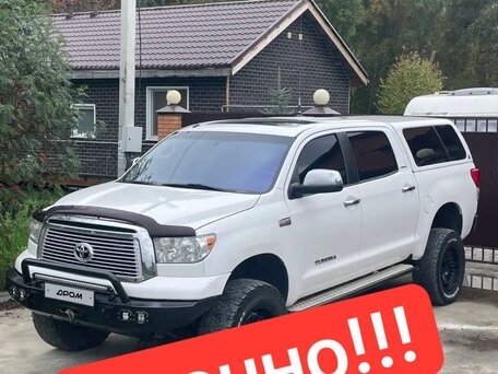 2011 Toyota Tundra CrewMax II, белый, 3870000 рублей, вид 5