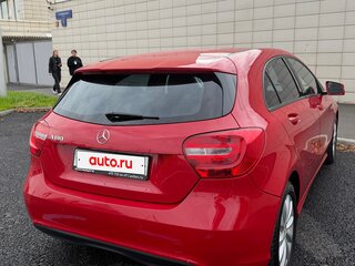 2013 Mercedes-Benz A-Класс 180 III (W176), красный, 1250000 рублей, вид 4