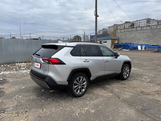 2020 Toyota RAV4 V (XA50), серебристый, 4100000 рублей, вид 5