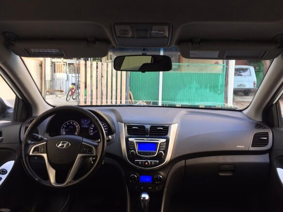 2013 Hyundai Solaris I, белый, 800000 рублей - вид 5
