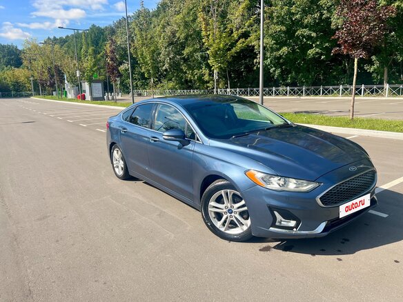 2018 Ford Fusion (North America) II Рестайлинг, синий, 1300000 рублей - вид 1