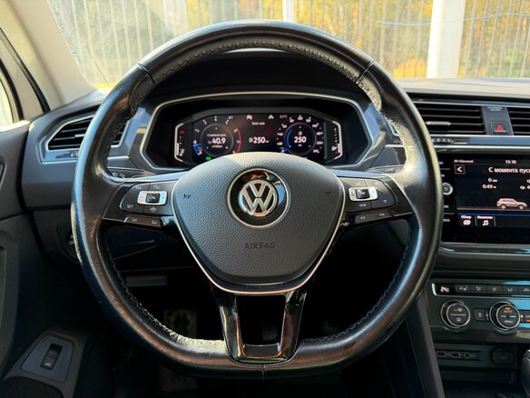 2019 Volkswagen Tiguan II, белый, 2749000 рублей - вид 11