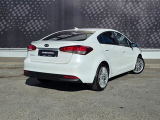 2017 Kia Cerato III Рестайлинг (Classic), белый, 1530000 рублей, вид 2