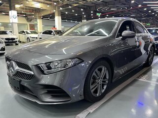 2021 Mercedes-Benz A-Класс 180 IV (W177), серебристый, 2480000 рублей, вид 3