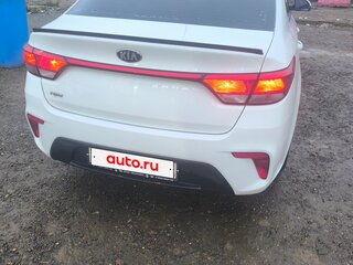 2017 Kia Rio III Рестайлинг, белый, 1250000 рублей, вид 4