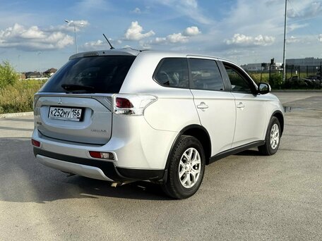 2014 Mitsubishi Outlander III Рестайлинг, серебристый, 1354092 рублей, вид 5